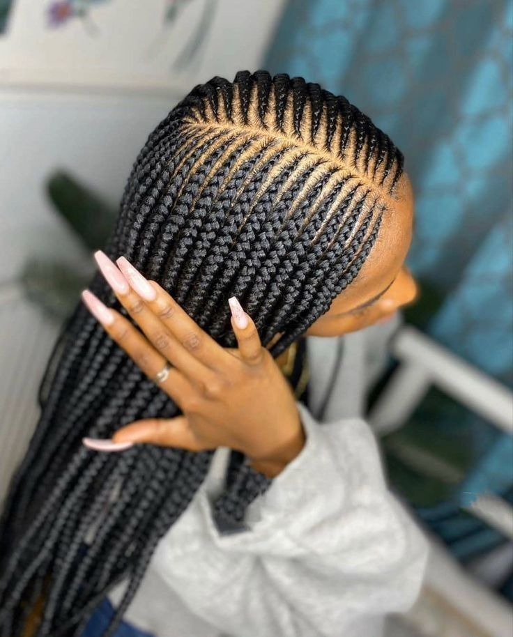 35 PHOTOS: Women Hairstyles for Modeling Auditions